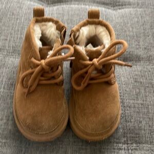 UGG Boots. Toddler 7